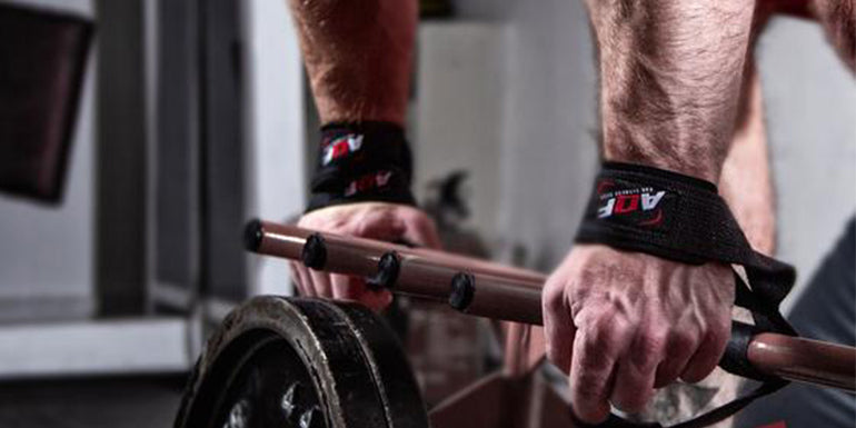 5 reasons why you MUST wear a wristband while lifting weights